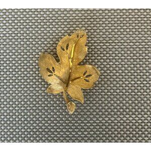 Vintage Signed BSK Gold Tone Maple Leaf Brooch Pin 1960s